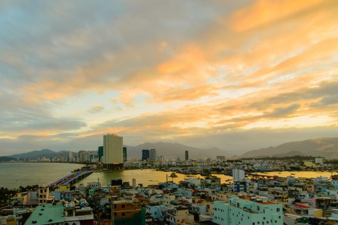 Green Peace Hotel Nha Trang Buitenkant foto